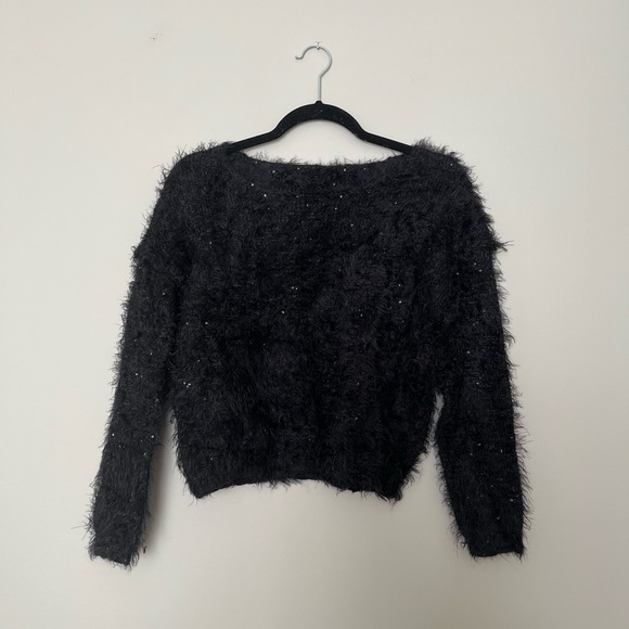 Black fuzzy sweater - Picture 2 of 2